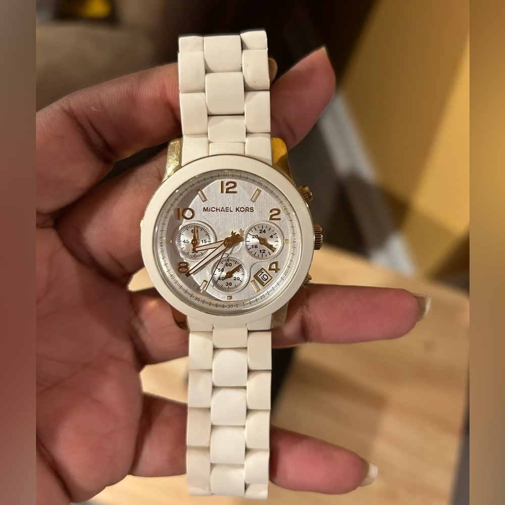 Michael Kors White & Gold Silicone Women’s Watch with Extra Links + Box